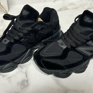 Triple black New balance 9060